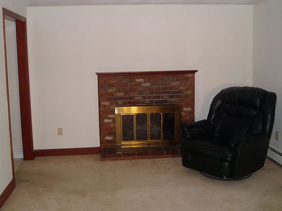 Fireplace in Living Rm