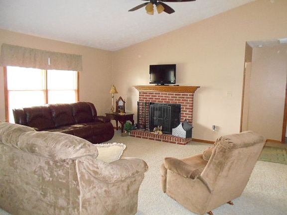 3rd image of 1942 W Otter Creek Dr
