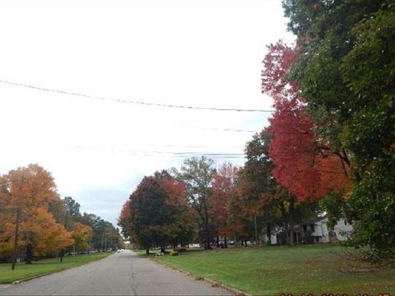 4th image of 4180 Lockwood Blvd