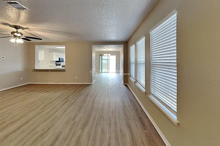3 bed, 2.0 bath, 1824 sqft, $2,150 — Photo 3