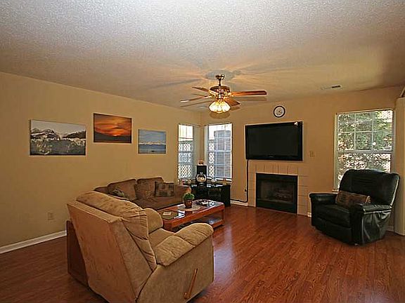 4th image of 12860 Daybreak Cir