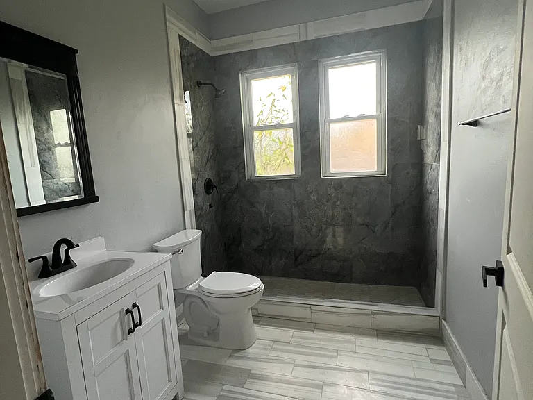 316 Bay St — Photo 10
