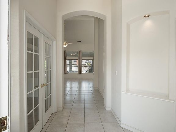 2nd image of 6457 N Selland Ave