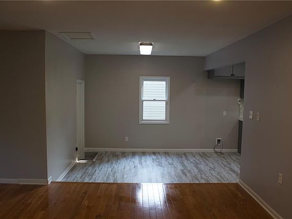 4th image of 1402 SW Peggy Cir