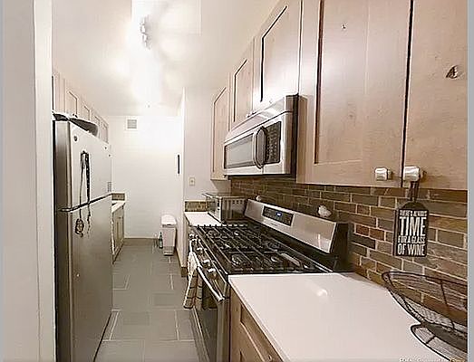 5th image of 99 John St APT 719