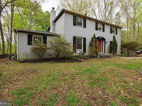 3rd image of 8403 Briarmont Ln