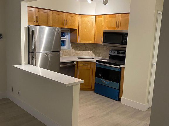 3rd image of 211 NE 40th Ct #B