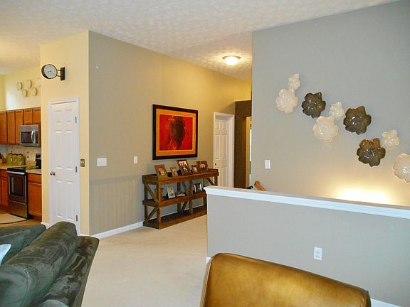2nd image of 1370 Phoenix Pl