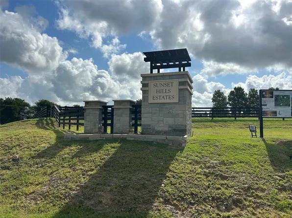 10549 Sunny Meadow Dr, Chappell Hill, TX 77426