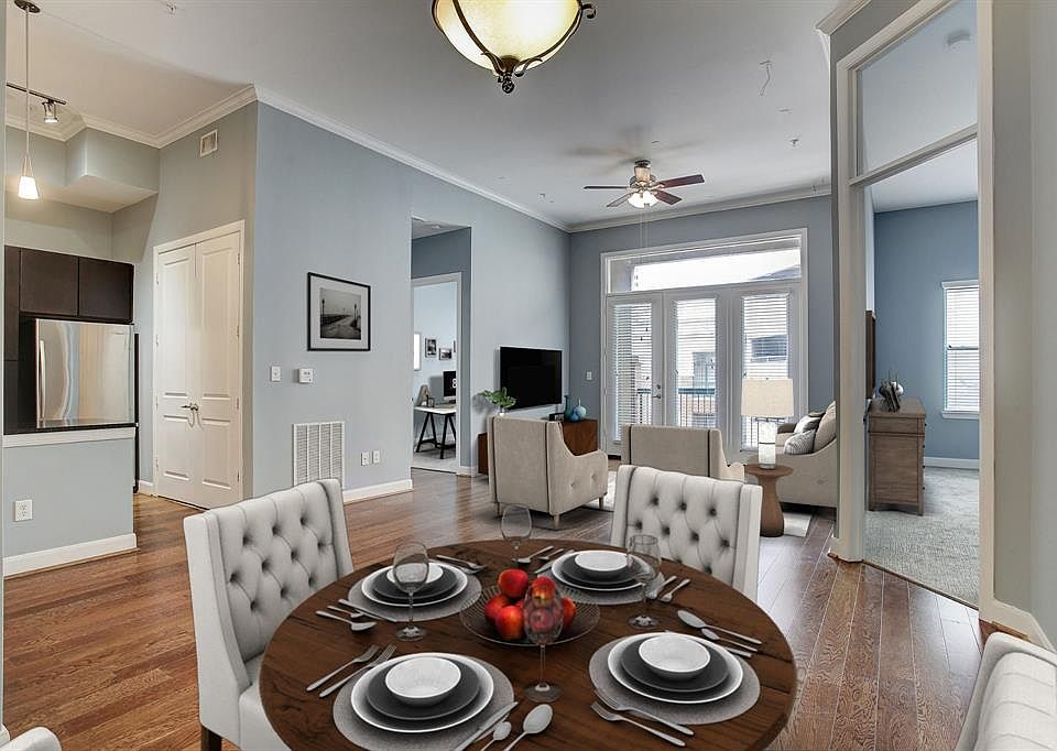 Beautiful penthouse level 2 bedroom, 2 bath in the heart of vibrant Midtown. Unit has amazing finishes, private balcony and overlooks the gorgeous pool. The Edge offers pool, spa, outdoor deck with grill, gym, theater and more. This photo has been vi