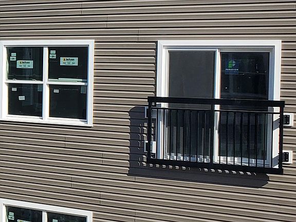 4th image of 556 Main St #6cdbbdd23