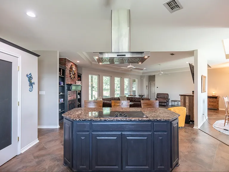 364 Alexandra Dr — Photo 22
