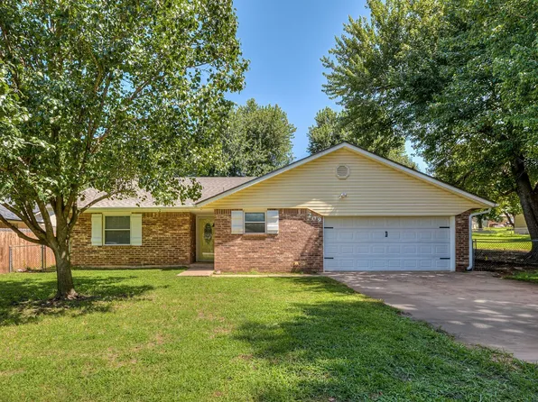 209 SW 6th St, Blanchard, OK 73010