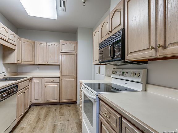 5th image of 1 TOWERS PARK LN #511