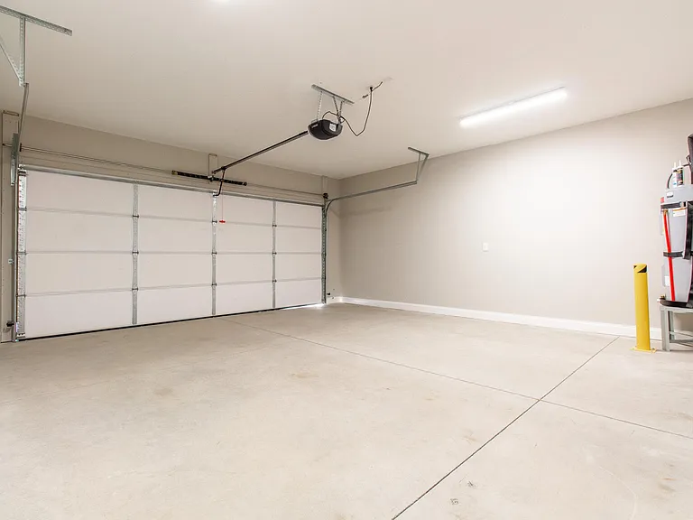 1420 Cora Ln — Photo 21