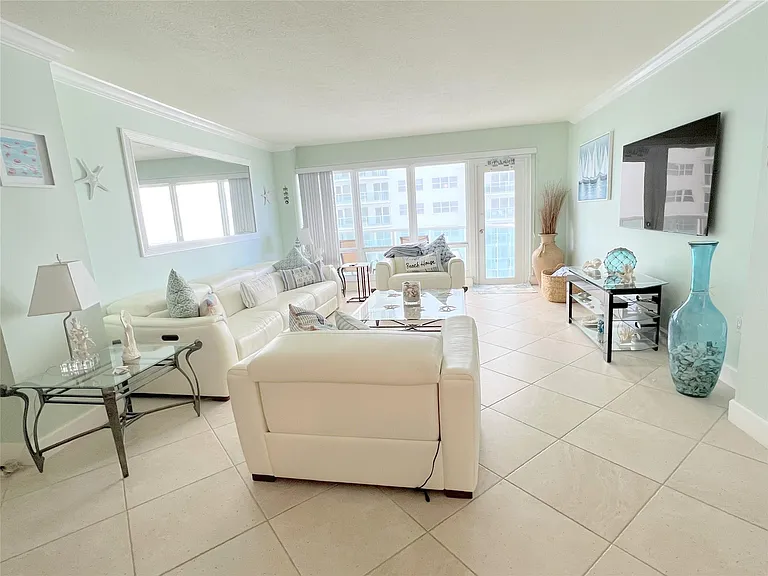 3400 Galt Ocean Dr #503S — Photo 3