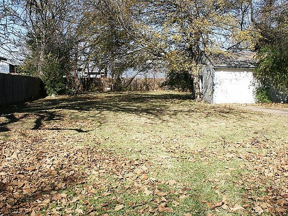 5th image of 1917 Cranford Dr