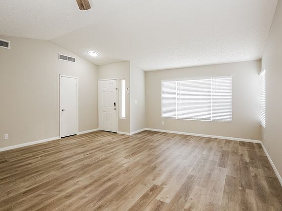 3rd image of 2446 Millcroft Dr