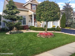 4 Salter Court, Manalapan, NJ 07726