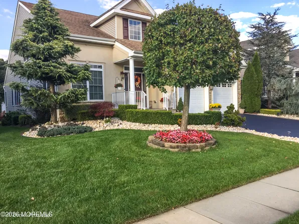4 Salter Court, Manalapan, NJ 07726