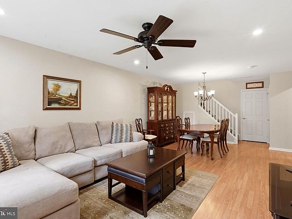 4th image of 3206 Saxony Dr