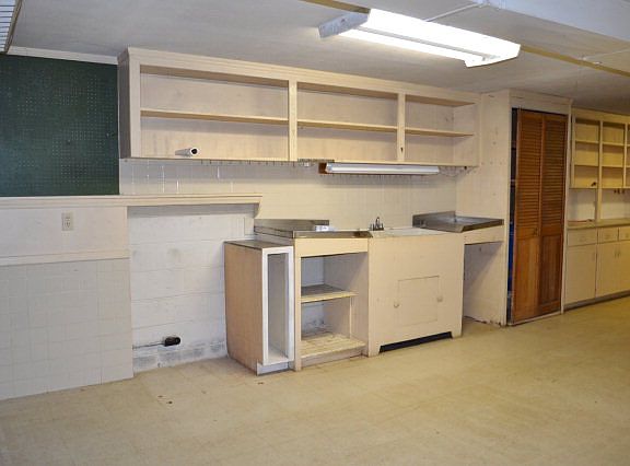 5th image of 1094 Arney Dr