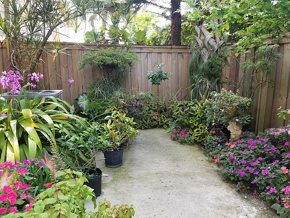 2nd image of 9954 Watermill Cir APT D