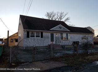 916 8th St, Union Beach, NJ 07735