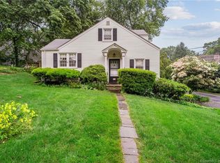 14 Ferris Dr, Old Greenwich, CT 06870