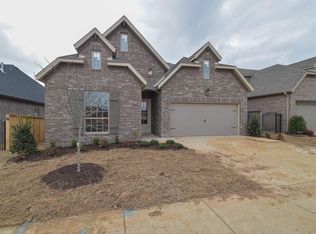 4700 SW Birmingham St, Bentonville, AR 72712