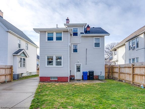 3rd image of 4414 Henritze Ave