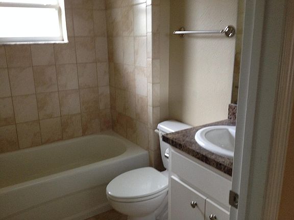 4th image of 5582 1st St SE