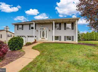 615 Lyman Ave, Womelsdorf, PA 19567