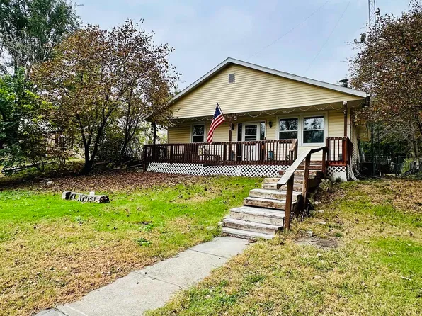 515 S Court St, Enterprise, KS 67441