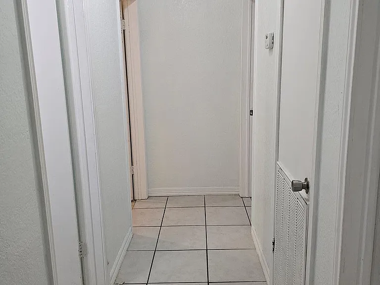 94 Laura Ln — Photo 12