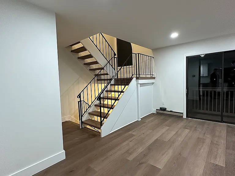 60 Lawn Ave #9 — Photo 3