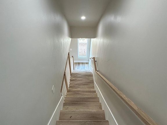 3rd image of 4762 W 137th St #C
