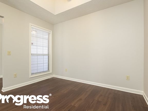 4th image of 651 Marble Arch Ave