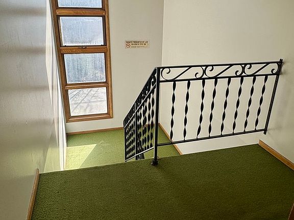2nd image of 402 E St #6