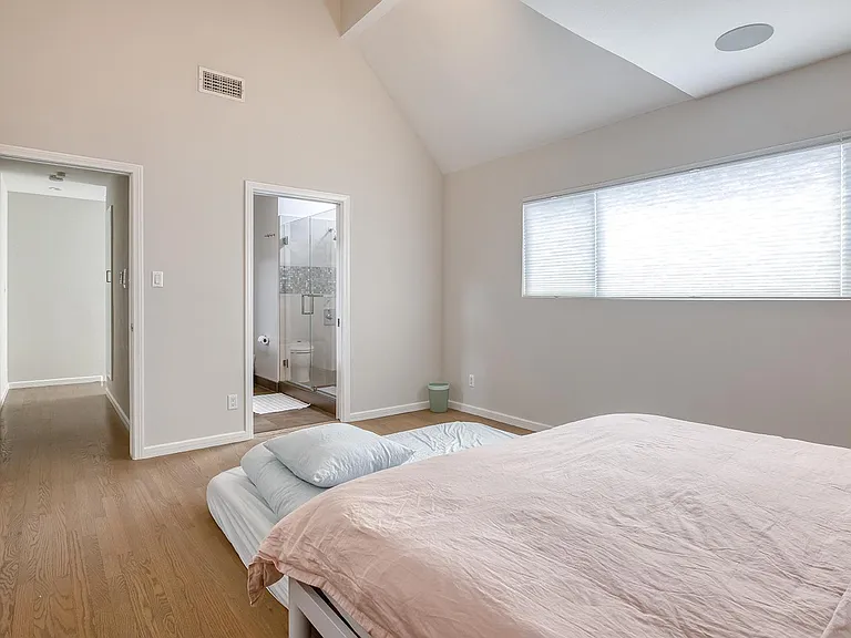 1342 Stanford St #7 — Photo 10