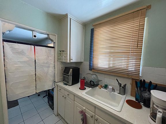 4th image of 2083 El Camino Real #2083