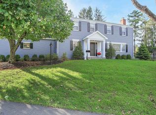 6 N Linden Ln, Mendham, NJ 07945