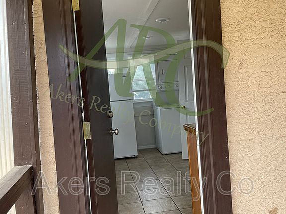 4th image of 205 1/2 E Adams Ave