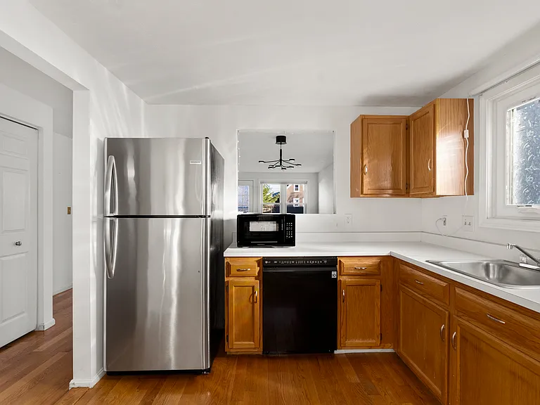22 Mount B1 Vernon — Photo 1