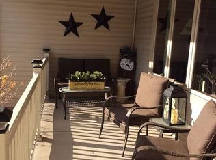 909 Rolling Oaks Dr, Onalaska, WI 54650