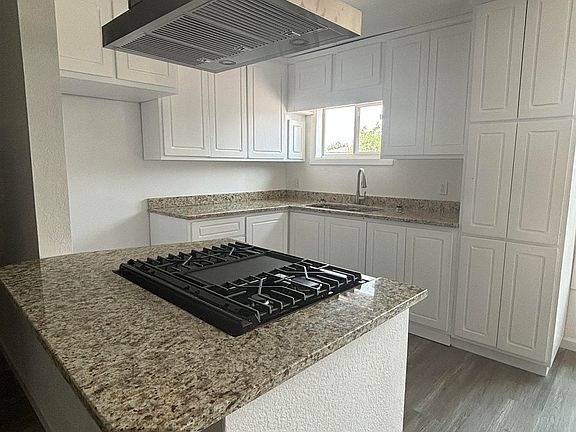 5th image of 1313 N Gulf St