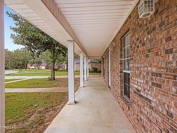 3rd image of 2405 Highland Dr