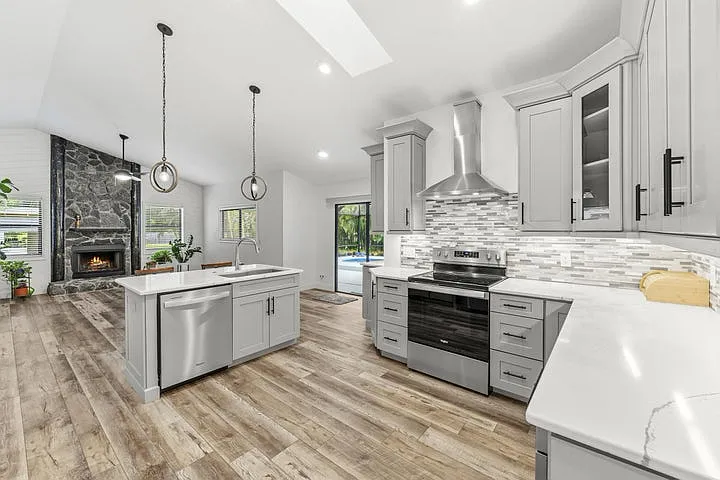 3 bed, 2079 sqft, $5,500 — Photo 3