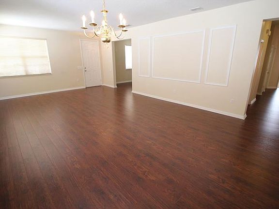 4th image of 2406 Winnipeg Dr