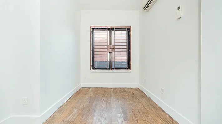 Rented by Nooklyn NYC LLC | media 22